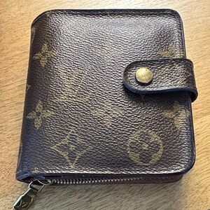 Authentic Louis Vuitton Brown Monogram Compact Wallet- very good condition!
